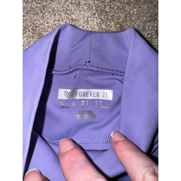 Forever 21  Active Cutout Long-Sleeve Crop Top Lavender Size S - Picture 5 of 10